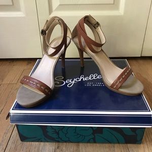 Seychelles Sandals - Sz 7 1/2 - New